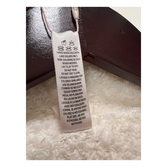 Skims Cozy Knit Cropped Pullover - Picture 8 of 9